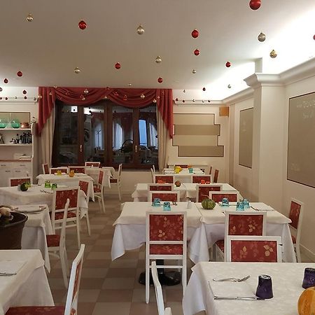 Vestone Hotel Ristorante Centrale מראה חיצוני תמונה