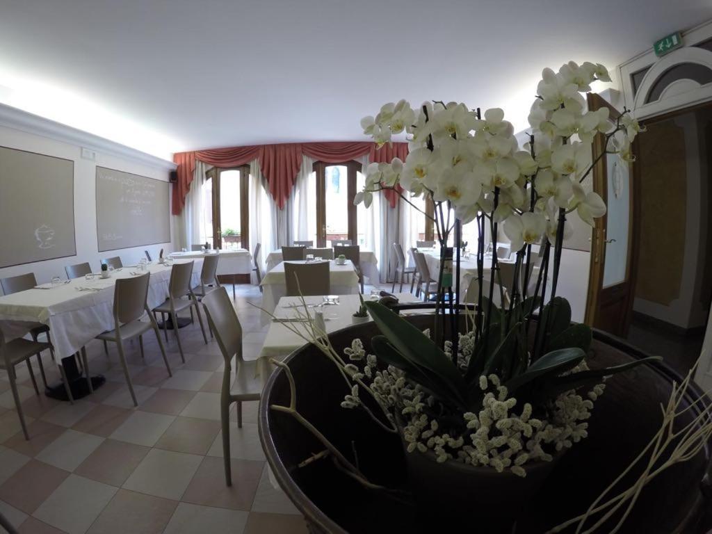 Vestone Hotel Ristorante Centrale מראה חיצוני תמונה